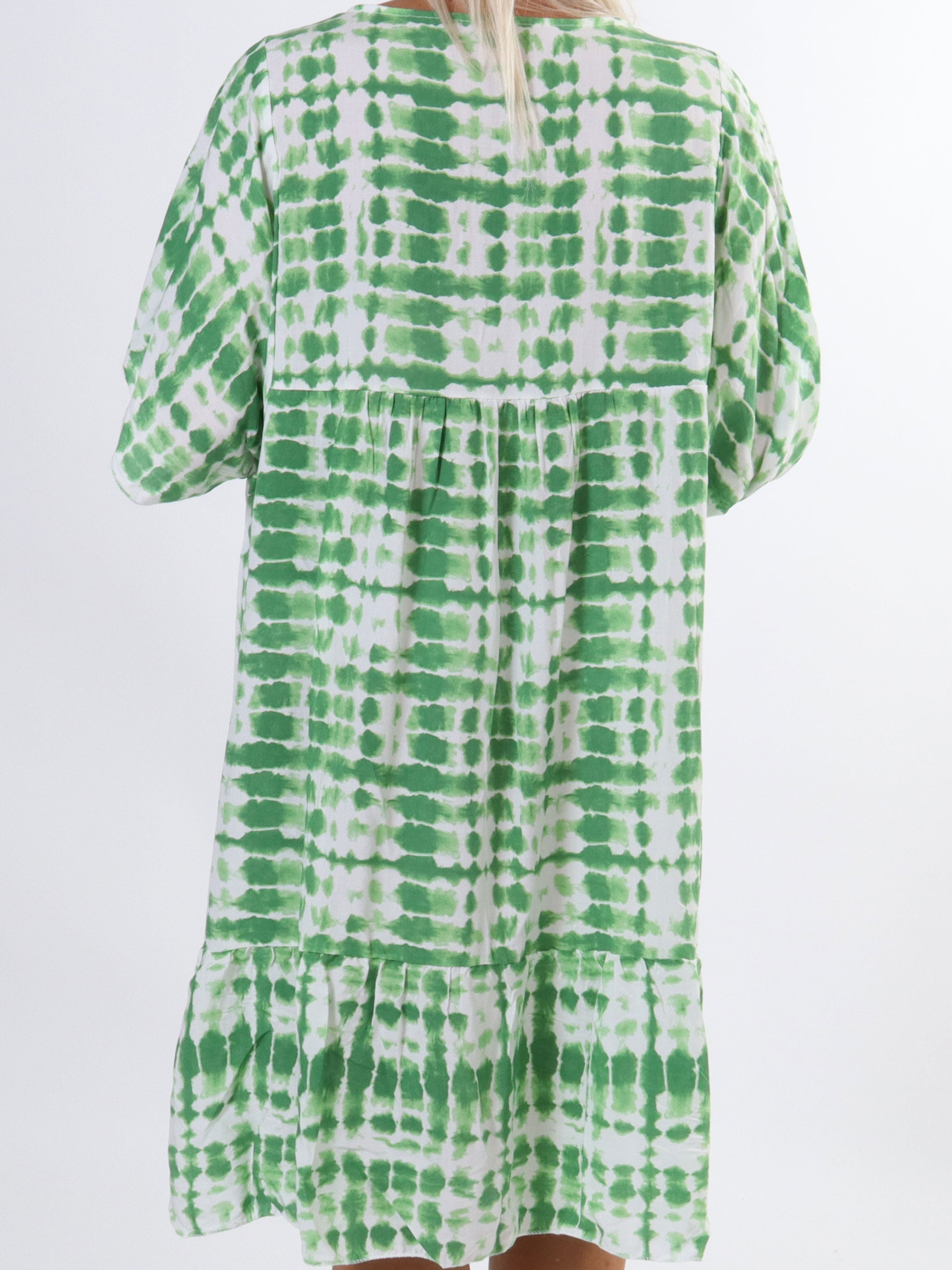 Amanza - Sød plus size tunikakjole i viskose med batikmønster